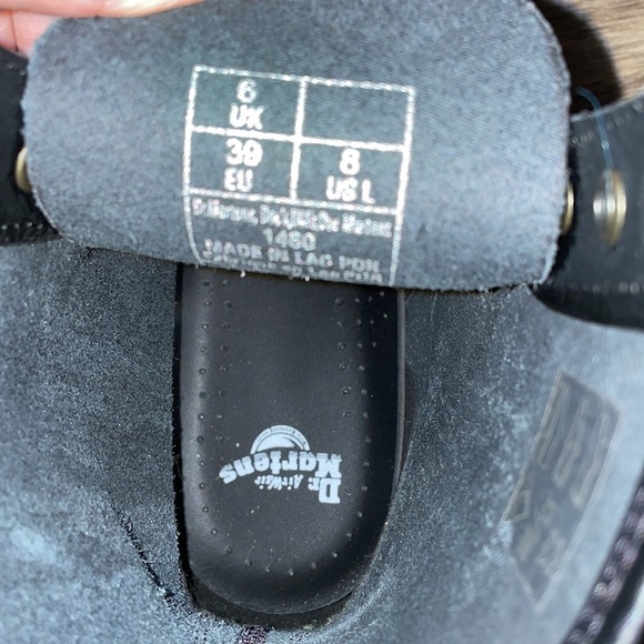 New Dr. Martens distressed patent leather boots size - 8US L - Picture 7 of 7